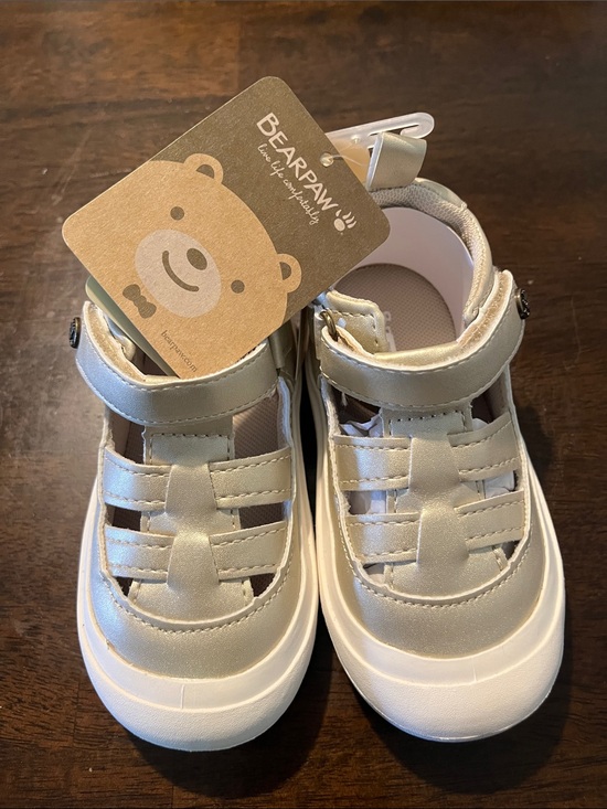 BearPaw Other - BearPaw Girls Metallic gold Closed-Toe Strap Sandals